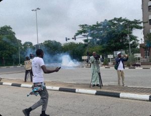 APC rally Abuja tear gas