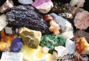 This image captures artisanal mining activities in Northern Nigeria, where local miners extract solid minerals such as gold, tin, and columbite.